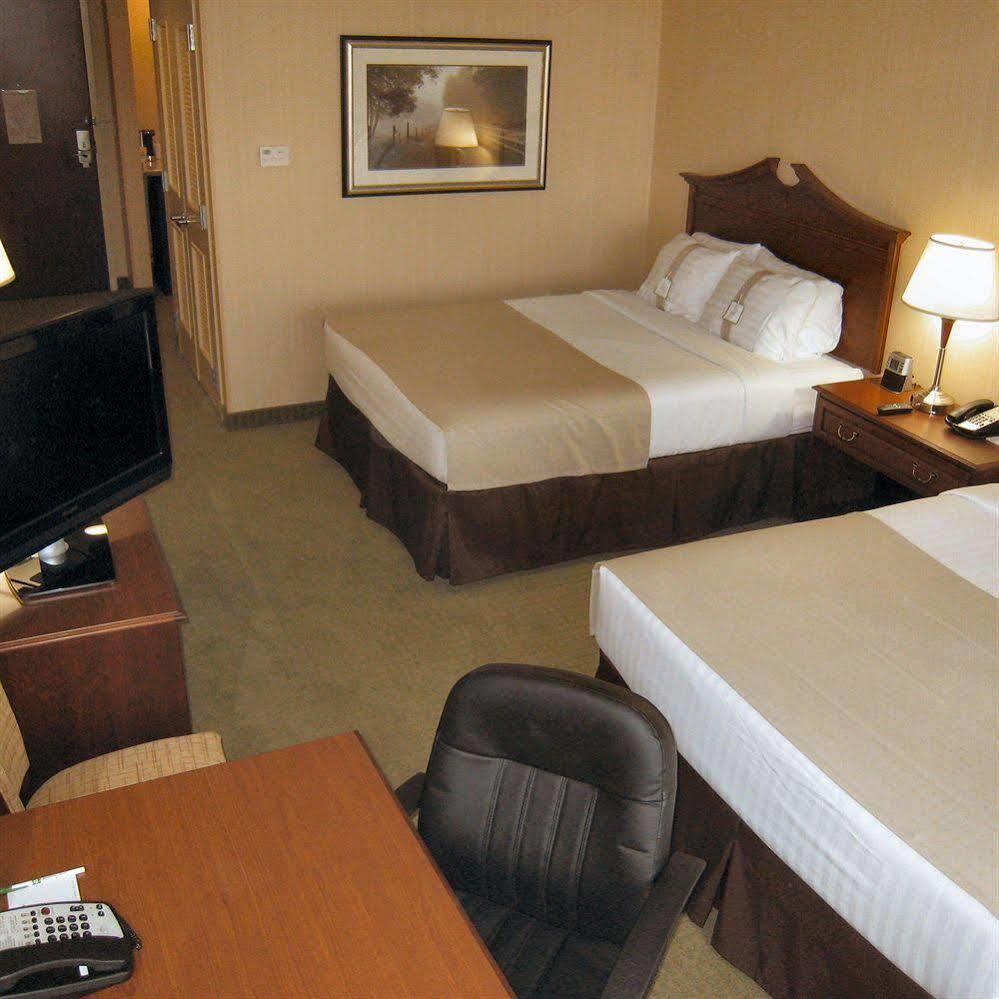 Doubletree By Hilton Front Royal Blue Ridge Shadows Hotel Bilik gambar